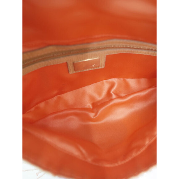 FENDI Bucket Mama Baguette Shoulder Bag - Picture 3 of 9